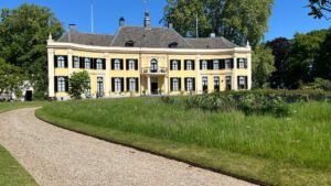 Lees meer over het artikel Huis Landfort, bijzonder fraai gerestaureerd!
